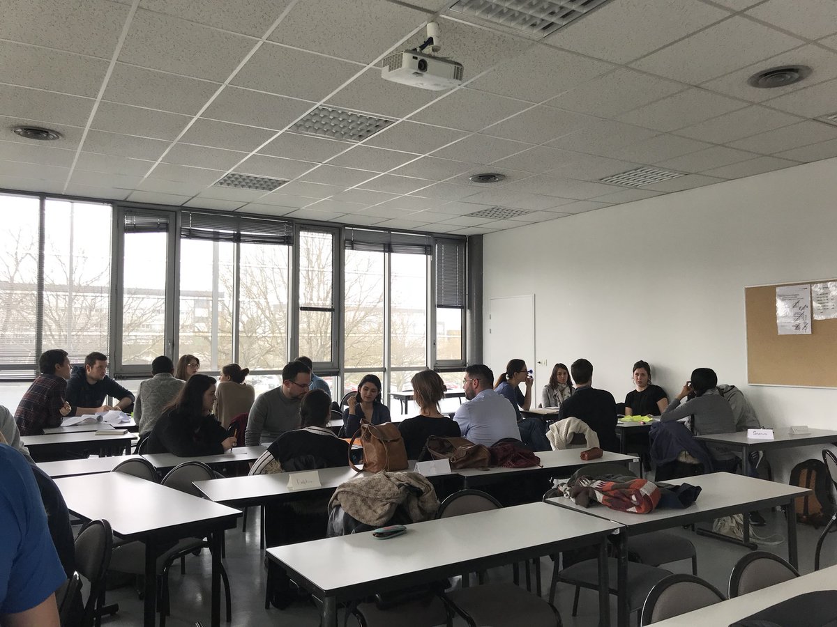Stephgerardin44's tweet photo. C’est parti : 1er atelier sur l’ #Entrepreneuriat #JediMillenium au @le_cnam_pdl en partenariat avec @poleemploi_PDL : 30 jeunes super motivé(e)s 👍: travail en sous-groupes, démarches collaboratives... ça cogite ! Ça cogite ! 👏 https://t.co/cuWZuCRnyp