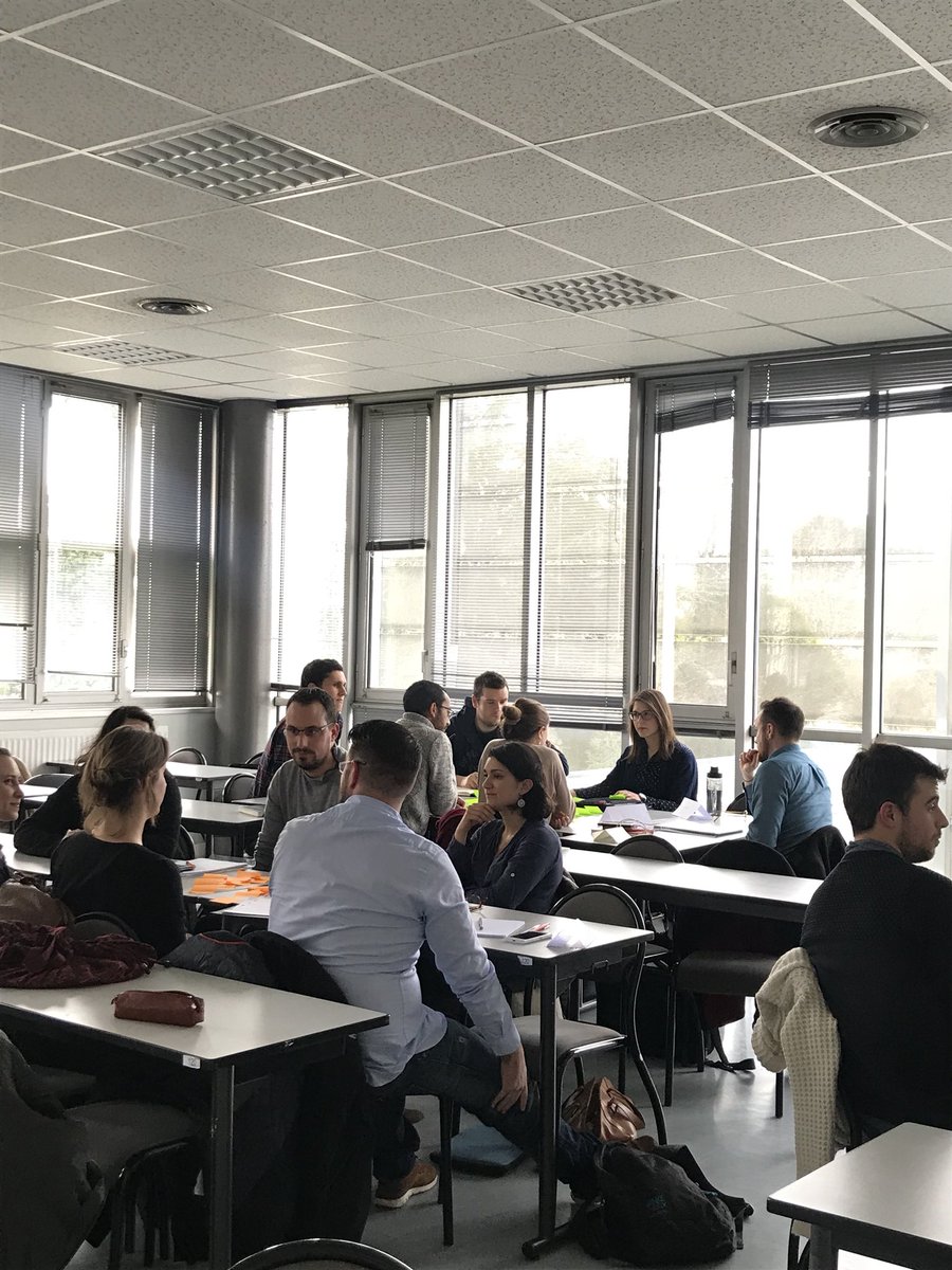Stephgerardin44's tweet photo. C’est parti : 1er atelier sur l’ #Entrepreneuriat #JediMillenium au @le_cnam_pdl en partenariat avec @poleemploi_PDL : 30 jeunes super motivé(e)s 👍: travail en sous-groupes, démarches collaboratives... ça cogite ! Ça cogite ! 👏 https://t.co/cuWZuCRnyp