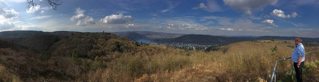 On our way down to Boppard for tonight’s concert in Sankt Severus. #LlanCollGermany2018