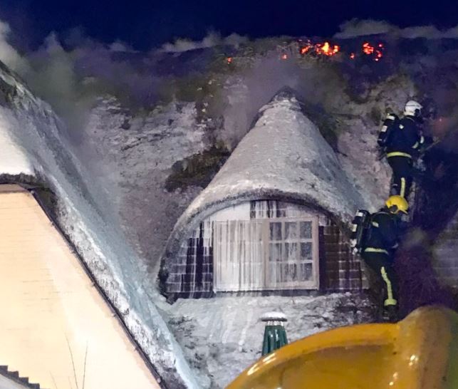 "Welcome to the #PottersHeron, singed around the edges but fully open!" #Ampfield hotel and restaurant reopens its doors less than a week after 25-engine #thatch fire 🚒 #999Family #TeamHants #Romsey #ThatchFacts Pls RT vital thatch safety advice bit.ly/2FY2ngN 🔥