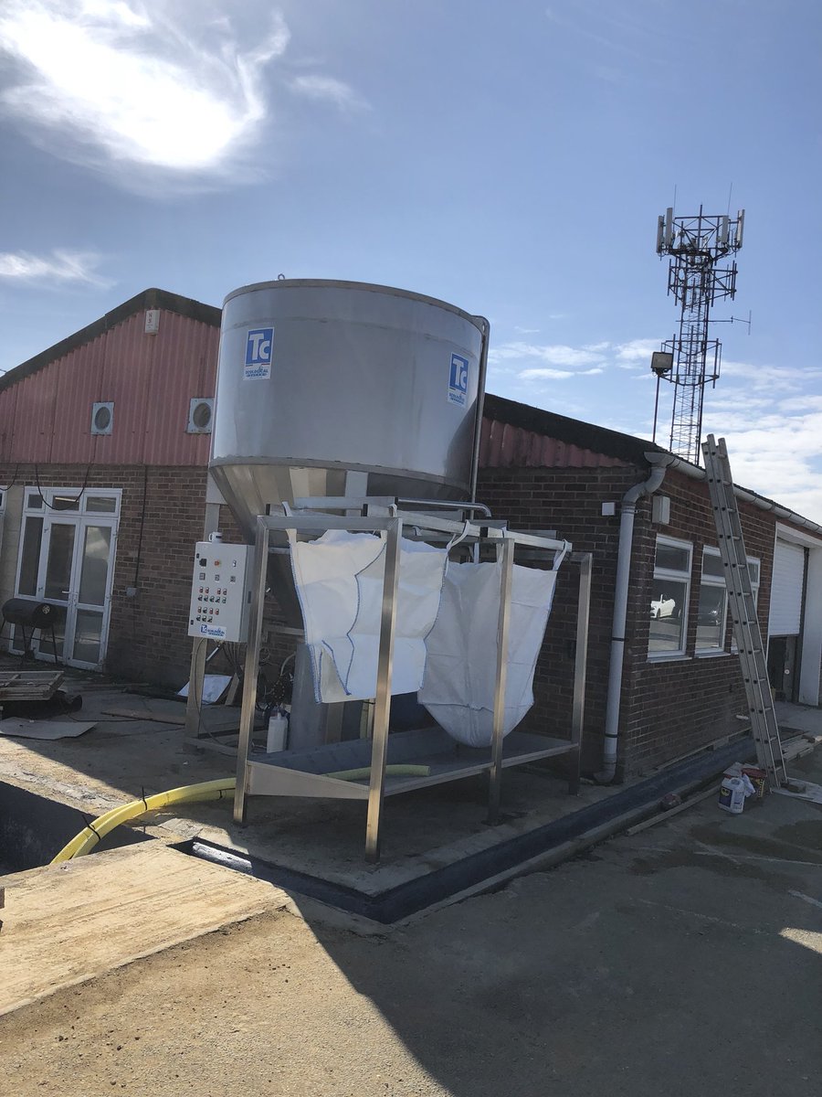TurriniUk's tweet photo. Another old messy and inefficient “water plant” replaced with a shiny new, fully automatic, inverter controlled system from Turrini Claudio. 4 hrs from position to running. Specified by us, installed by us. https://t.co/OIfp8GA4p6