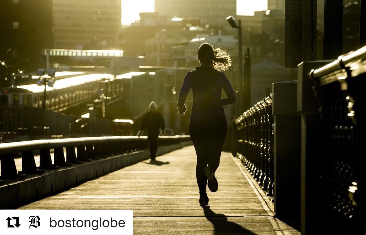 nlwalth's tweet photo. Early morning run to and from @Nov_Project_BOS #destinationdeck ✅ captured by a @BostonGlobe photographer and featured in their morning IG ✅ HAPPY MONDAY!! #nuunlife #npbos #justshowup #raceeverything https://t.co/iWdWlGl3sR