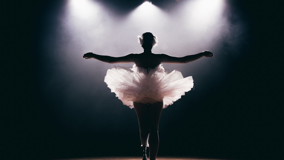theatreandtonic's tweet photo. #11MillionReasons is a digital exhibition creating important discussion around 'what does a dancer look like?' with gorgeous images by @gol4p; https://t.co/VE0dMn64bx

#Dance https://t.co/dLynWRFmjm