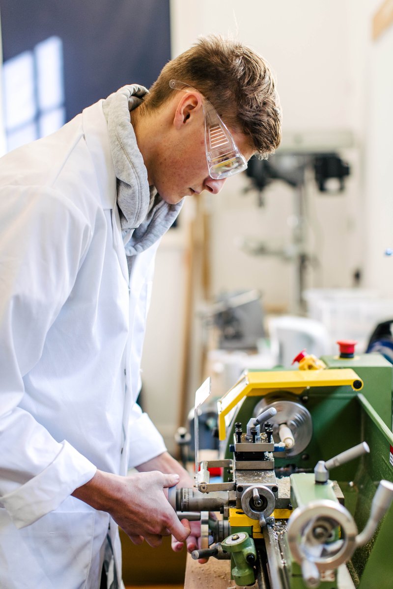chiuni's tweet photo. Want to #getintoengineering? We have plenty of courses to offer! https://t.co/AMhwFESUPy #STEM #Engineering #techpark #chiuni https://t.co/IxQJZ7tBTj
