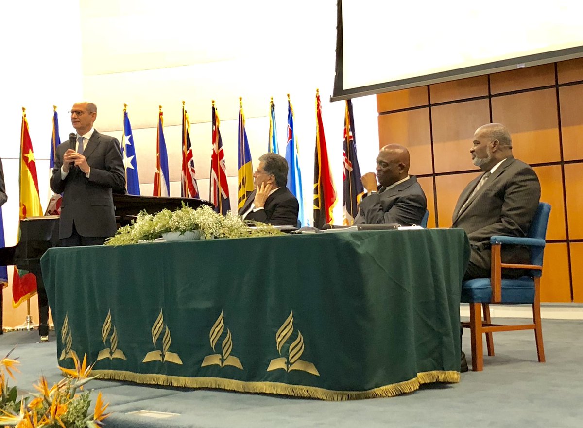 Elder Ted Wilson thanks Elder Israel Leito for 25 years of Inter-American Division presidency, as Elder Leito announced his retirement.