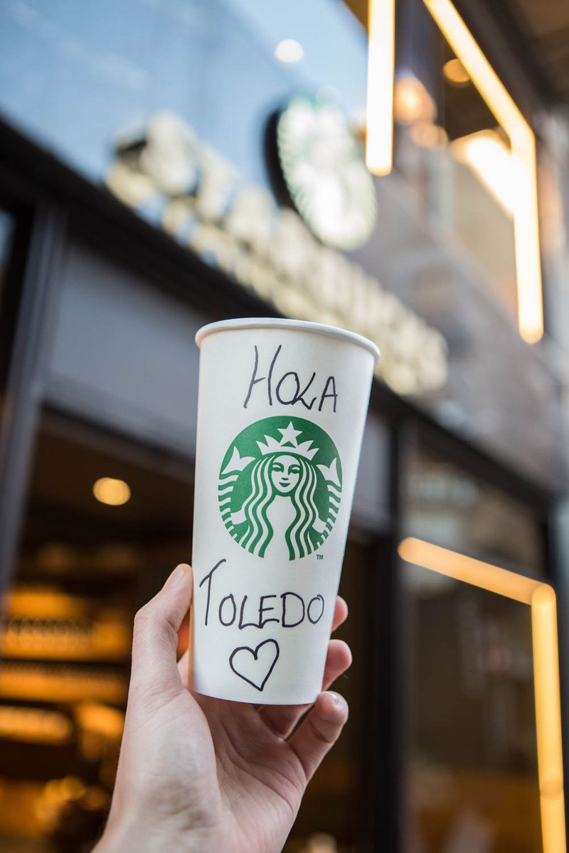 starbucks_es's tweet photo. ¡Ya estamos en Toledo! Tenemos muchas ganas de conoceros, os esperamos en C/ Comercio, 40, ¿lo celebramos con un Frappuccino? 😋 #StarbucksenToledo https://t.co/qCknD1xjLx