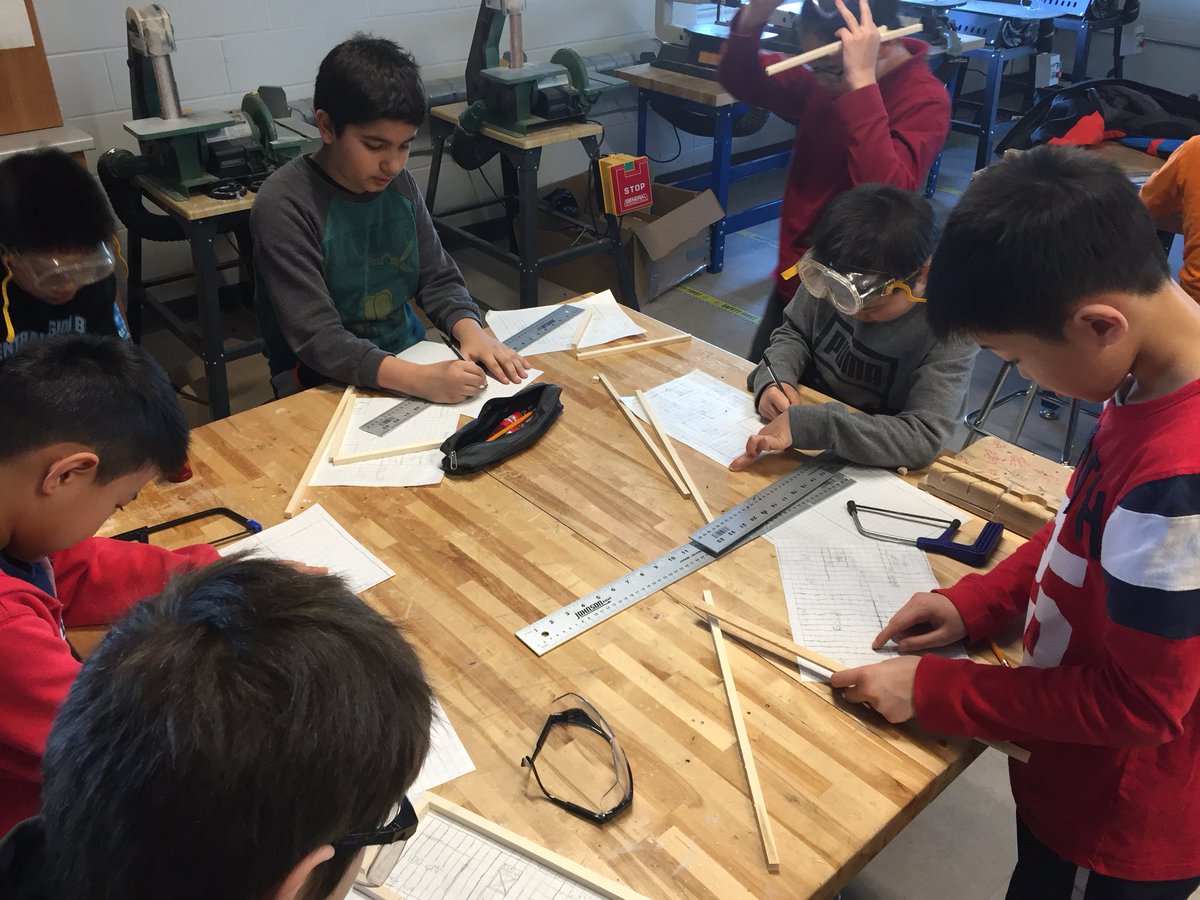 DDWSilva's tweet image. Designing and building decks in D&amp;amp;T! #springproject