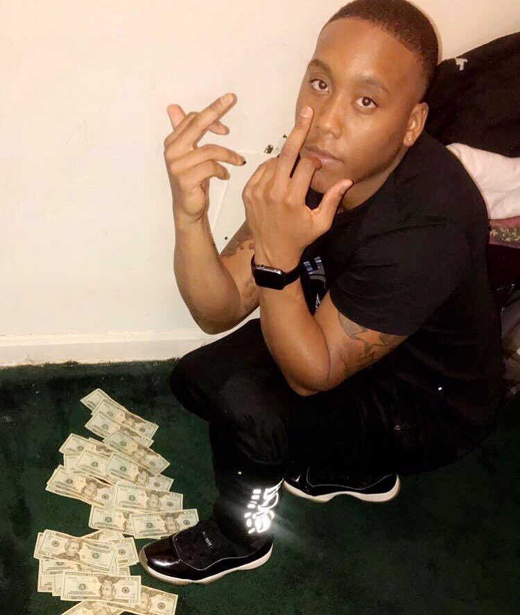 _TedoWeGotYou's tweet photo. Heavy Day 🎉💸💯 blessed to see another year #21 #yntl https://t.co/y4YSn1ws6q