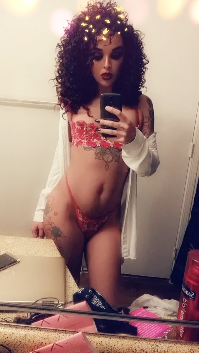 NatalieHsSecret's tweet photo. Hello my loves!! Who wants to Cum play with me tonight?!?! #NatalieHeartXxx 👅💦💦😈😘 https://t.co/RpbAd1j2hh