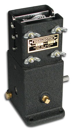 Although most heart-lung bypass machines nowadays use a rotating peristaltic pump, Lillehei’s set-up used a Sigmamotor pump which provided more precise and reliable flow rates, important to ensure that the patient didn’t become volume overloaded or depleted during the case!