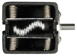 Although most heart-lung bypass machines nowadays use a rotating peristaltic pump, Lillehei’s set-up used a Sigmamotor pump which provided more precise and reliable flow rates, important to ensure that the patient didn’t become volume overloaded or depleted during the case!