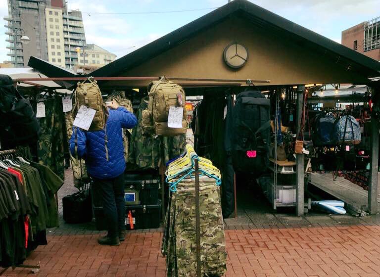 LeedsMarkets's tweet photo. There is always such a great atmosphere down at the market. Pop in and grab a bargain or a bite to eat. #LeedsMarkets @LeedsMarkets https://t.co/6XEMXElagV