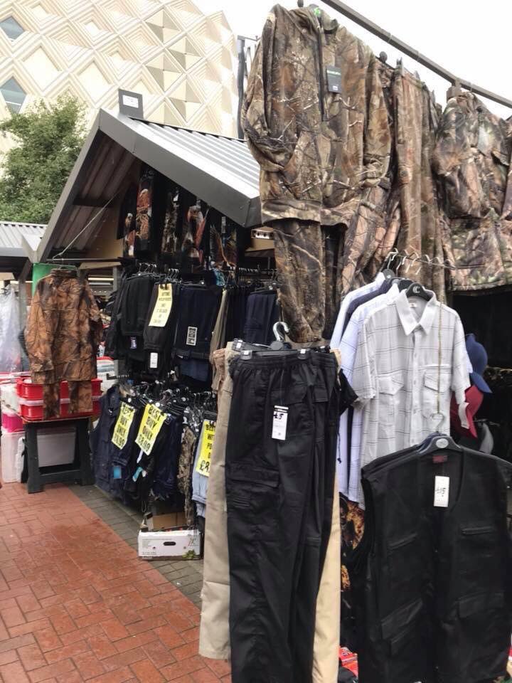 LeedsMarkets's tweet photo. There is always such a great atmosphere down at the market. Pop in and grab a bargain or a bite to eat. #LeedsMarkets @LeedsMarkets https://t.co/6XEMXElagV
