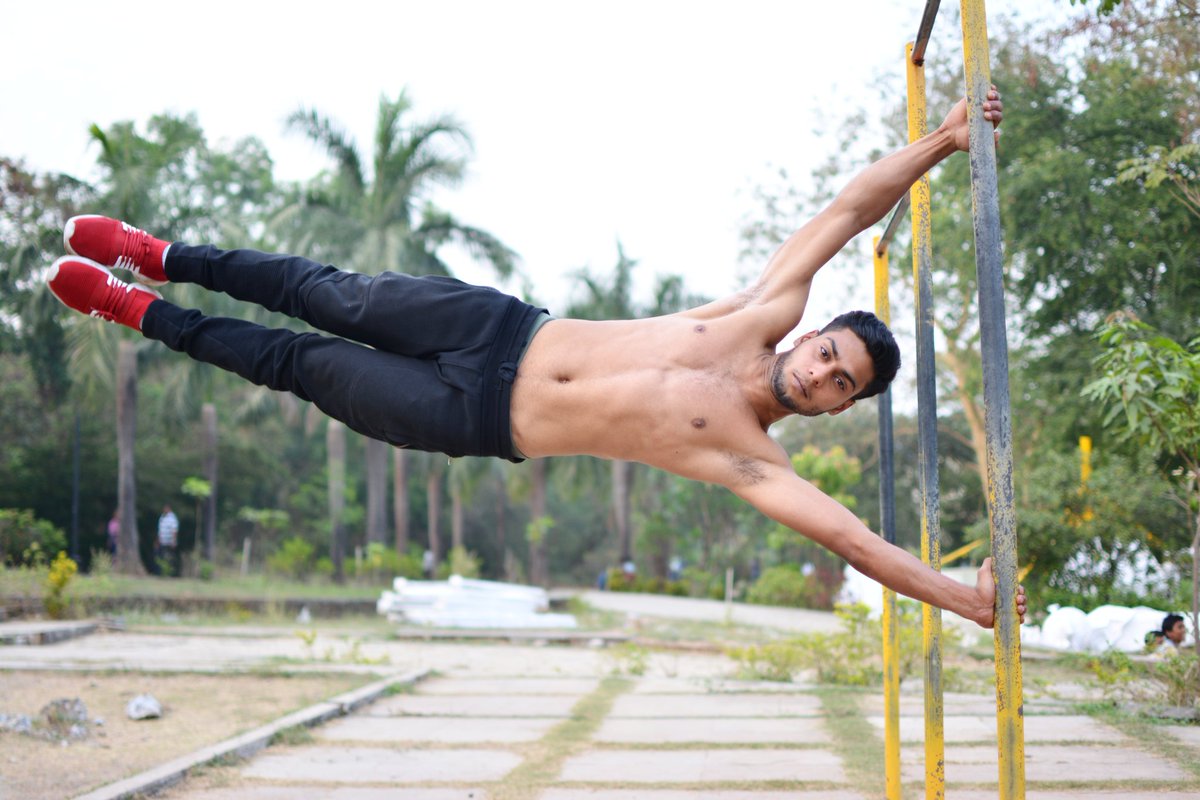 shahrukhparkour's tweet photo. #humanflag 📷- @m_kailash
#calisthenic
#fitzupathlete #fitzupofficial #fitzup
#parkour #yoga #dance #crossfit #holifit #getfitbyholi #parkourking #pk4life #calisthenic #fitfame #fitnesscelebrity #fitnessmodel #multifit #bosslife #fitnessconnection #fitnessmotivation #gym https://t.co/BvpoOXGHNN