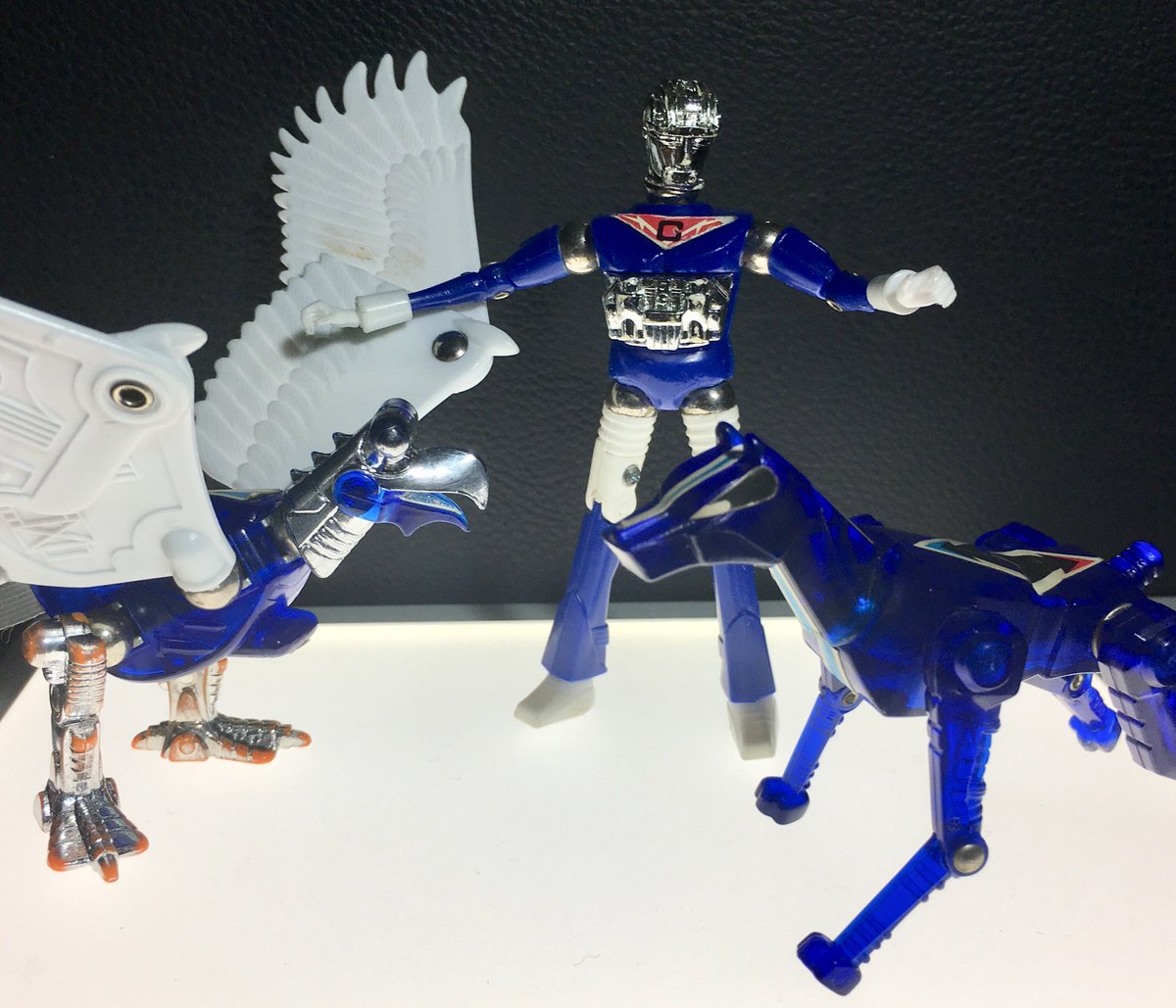 fgRLHoyJv2YoFDZ お供のマグネコンドル、ドーベルマシン、が有りまし