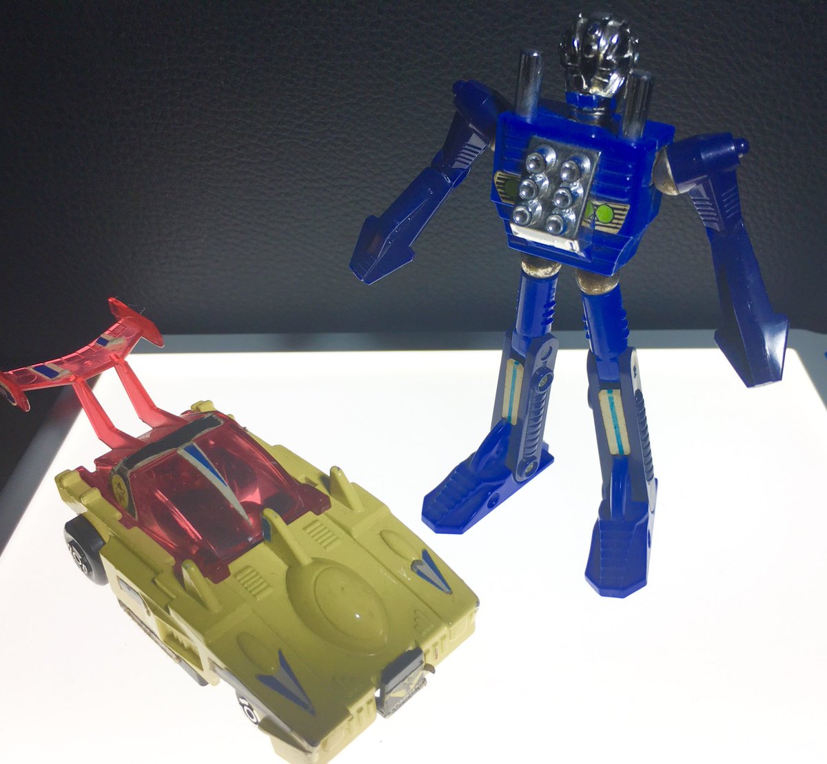 fgRLHoyJv2YoFDZ お供のマグネコンドル、ドーベルマシン、が有りまし