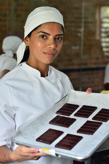 BCulinaryWP's tweet photo. Women from Fundación Cacao Macuare worked with our #bcwpwinner16 Maria Fernanda Di Giacobbe highlighting practices such as quality and knowledge which will surely produce new and delicious chocolates! #bcwp @CacaoDeOrigen @BCulinaryWP https://t.co/hLCAfuYMcV