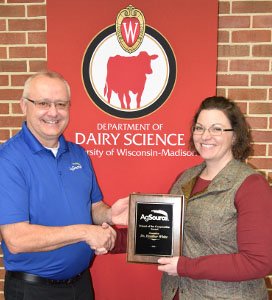 Congratulations to @UWDairyScience assistant professor Heather White on being named AgSource's 2018 Friend of the Cooperative! bit.ly/2HVHIKw