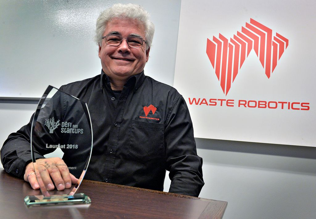 Suite au Défi des startups du Salon des TEQ, Michel Laforest de Waste Robotics est désigné 'lauréat de la semaine Le Soleil / Radio-Canada' 🏆 ­>bit.ly/2G8u4HP