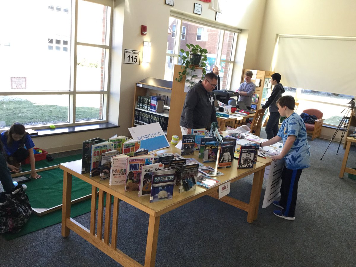librarymediaman's tweet photo. Robotics, 3D printing, coding, green screens, button making &amp; a veritable #edtech playground here in the library #makerspace. You’ve gotta check this amazing stuff out! #SAMR #SPSTechDay #edchat #tlchat #librarylife https://t.co/ebtcyH3dZI