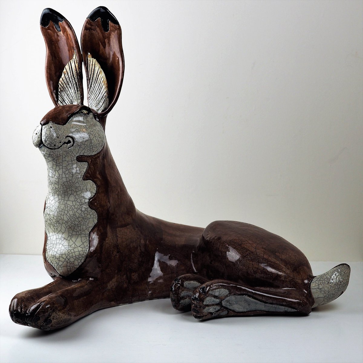 Primavera1945's tweet photo. Spring has arrived at Primavera! Large Hare by Jennie Hale, Raku ware decorated with oxides. #jenniehale #hare #art #ceramics #primaveragallery #cambridge https://t.co/LVe2fubvFd