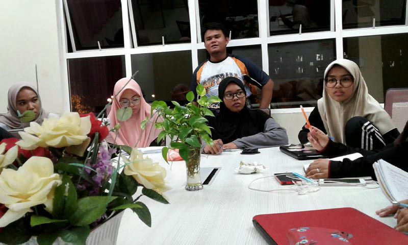 civecuitmpg's tweet photo. Meeting for next programme. Coming soon and stay tuned!! #CiVEC https://t.co/5rW4rzrKAs
