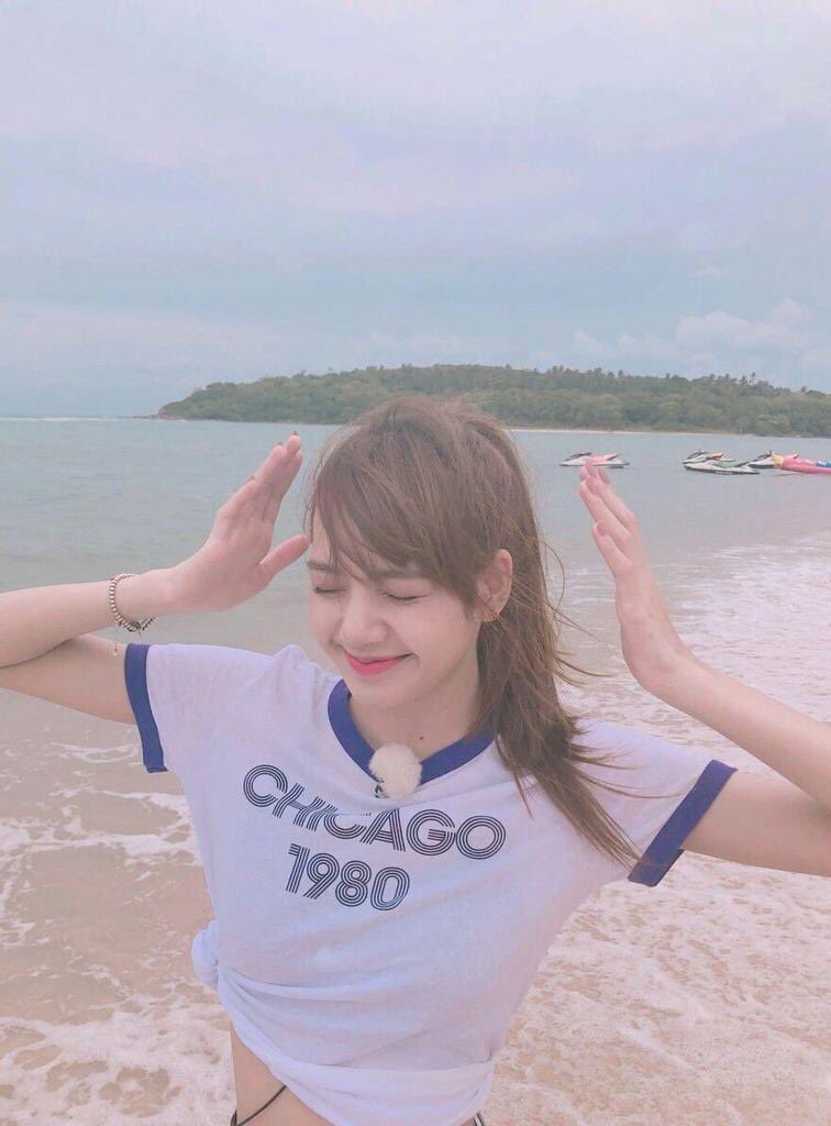 BLINK__05's tweet photo. สุขสันต์วันเกิด♥️♥️♥️

我らのマンネちゃんお誕生日おめでとう!!
リサがおるだけでみんなが笑顔になる☺︎
リサがにとって笑顔が溢れる1年になりますように💫

\イヒッ/

#BrightestStarLisaDay #lisa #blackpink https://t.co/XGiDXbaAZk