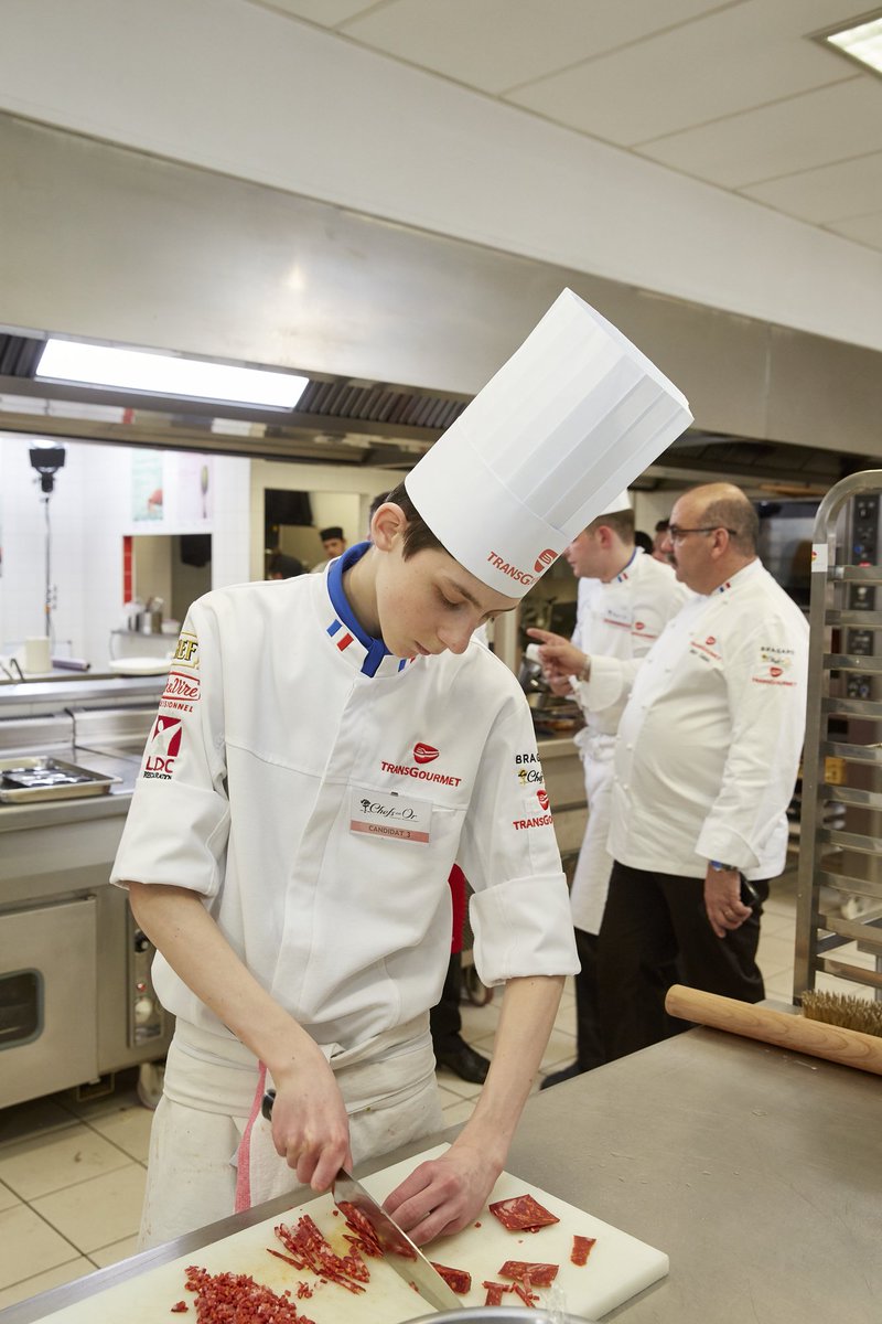 transgourmet_fr's tweet photo. 1/2 #ChefsenOr découvrez les candidats Espoirs en lice pour la place en finale internationale qui aura lieu lors du Salon @EquipHotel en novembre à Paris : https://t.co/vKDzfJV2X7 #Transgourmet https://t.co/nEKZPLlJBQ