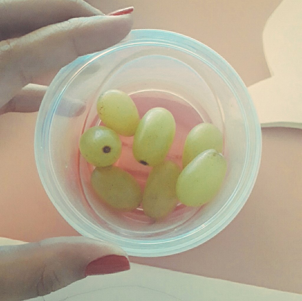 tuh_ane's tweet image. A vontade mesmo é matar uma panela de brigadeiro, mas... #AGORAVAI #vouvoltar #focanaspontinhas