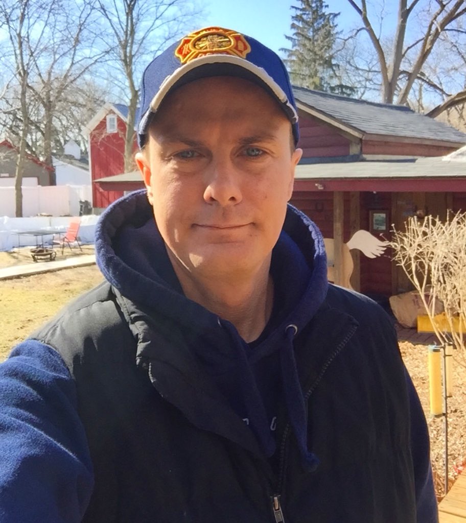 andrewdecker593's tweet photo. Wearing #BLUE on this Monday and every Monday to show support for Law Enforcement. #BlueMonday
@JessieTorres09 @CastellKim @txrick2007 #WearBlueMonday https://t.co/pNORN2JjKo
