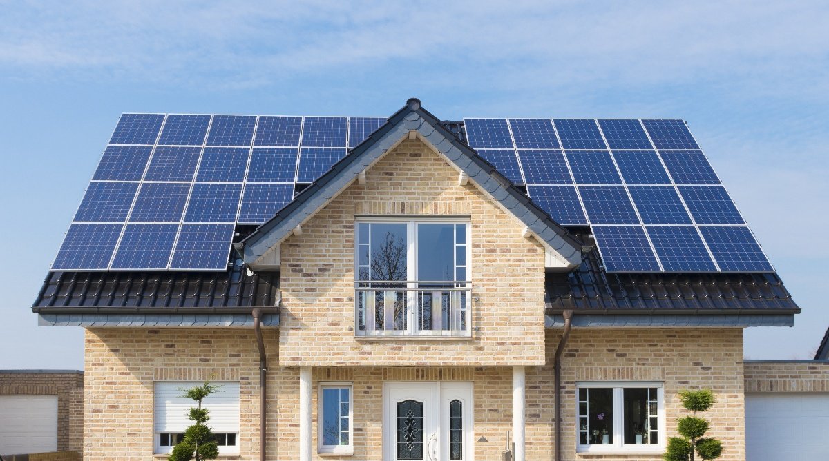 CodeGreen_Solar's tweet image. Increasing electricity costs, federal tax credit and state incentives are just a few of the reasons why 2018 is the year to switch to solar. hubs.ly/H0bnHdk0