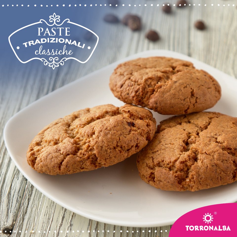 Torronalbasrl's tweet photo. #Amaretto cookie comes from the Italian ‘amaro’, bitter, in reference to the sharp flavor of bitter #almonds. Did you know it? Know more at: https://t.co/6RAKzmSwDB https://t.co/eQkLDDeTTb