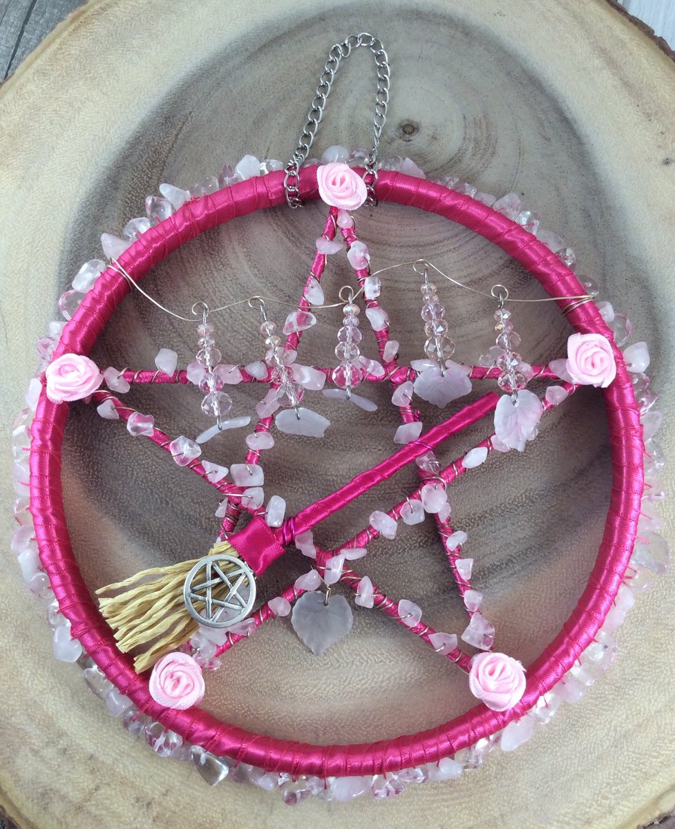 Joannepritcha12's tweet photo. #angelscrafts1 #besom #pagangift #wiccangift #Halloween #Altartool #clearquartz #witchesbesom #luciteleaves #pink #wiccansofinstagram #wicca quartz #gemstone #Altar #Dreamcatcher #Wallhanging #Pentagram #Besom #gemstone #Healing #Magick #Tool #Window #Pagan #Witch #Wicca #Wiccan https://t.co/nyEYT4u8rV