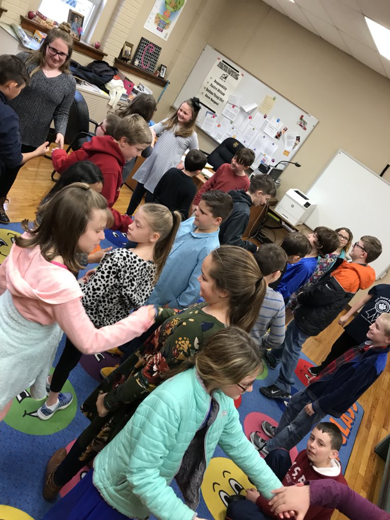 AClardyGRREC's tweet image. Practicing a perfect handshake in Guidance @RichPondElement 🐾😎 #perfect50