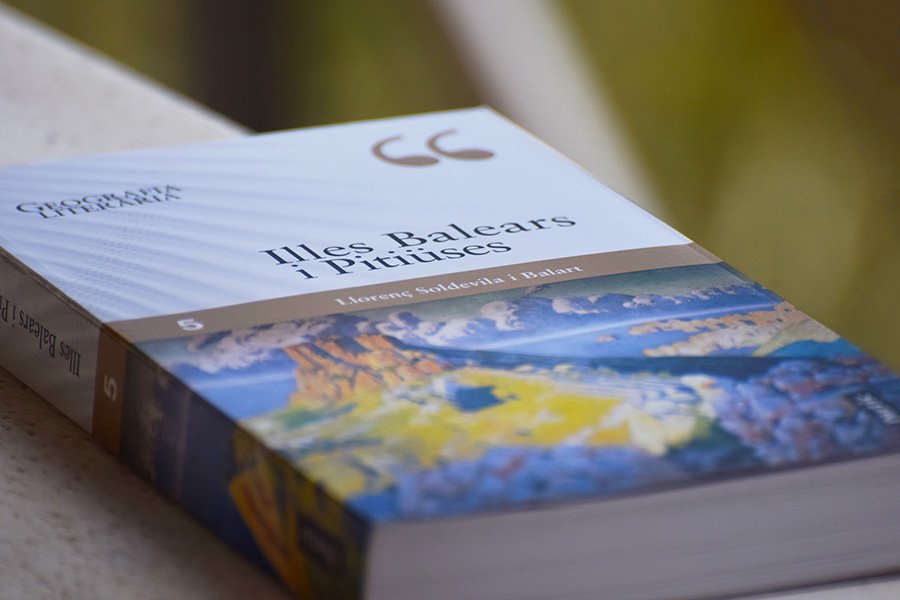 Endrets's tweet photo. 📚 RECORDA que des del passat mes de gener hi ha disponible un nou volum de la col·lecció Geografia Literària!

Ja pots adquirir "ILLES BALEARS I PITIÜSES (VOLUM 5)" ➡️ https://t.co/kyg8YXLoaX https://t.co/29Axw7pk6l