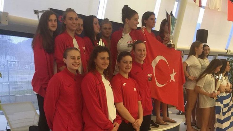 cgtnturk's tweet image. Bayan #Milli Takımı #Multination Gençler Şampiyonu Oldu goo.gl/tfc7Zv