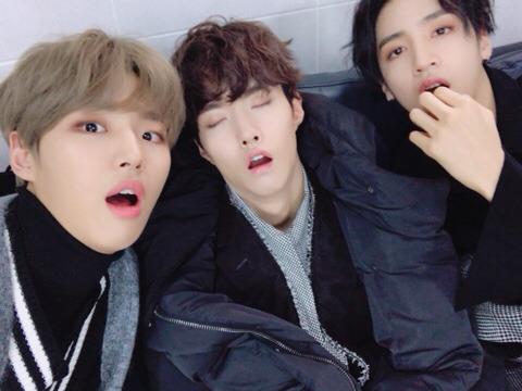 PentagonIND's tweet photo. [Fancafe] 180327 #WOOSEOK
Let's go
Kkkkkkkkkkkkk happy birthday hyung~~~~

#YEOONEandOnlyDay
#가자창구생일축하하러입니다 #PENTAGON #펜타곤 https://t.co/sBKysl9fCB