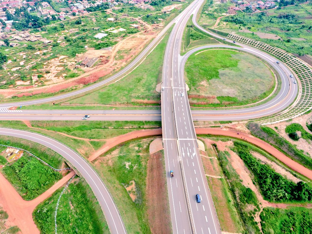 UNRA_UG's tweet photo. #INFO: The section from Busega to Mpala [24.9Km] is designed to #Expressway standards with a Design speed of 100km/hr. The section has Toll plazas for users to pay #Toll fees. #UNRAworks -Kampala-Entebbe Expressway project #KEEW https://t.co/tIBrQ3xc1x