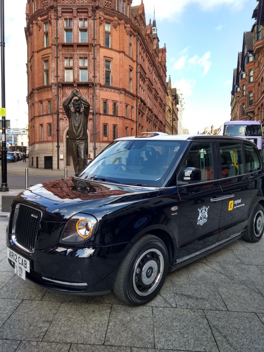 MyNottingham's tweet photo. Loving the look of #Nottingham's first @LondonEVCompany taxi cab - anyone fancy a smooth, quiet trip with wi-fi, USB chargers and panoramic views? It's bookable through @MyTaxi! More to come &amp; a network of charging points.  https://t.co/zffw34HJV1 https://t.co/9vcZABj0I3
