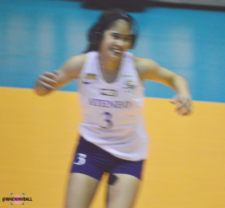 wheninvball's tweet photo. Your family is calling you, Flash! 😂 #deannawong #beadeleon #jhomaraguinot #annbasa #obf https://t.co/ha1ilpJGnr