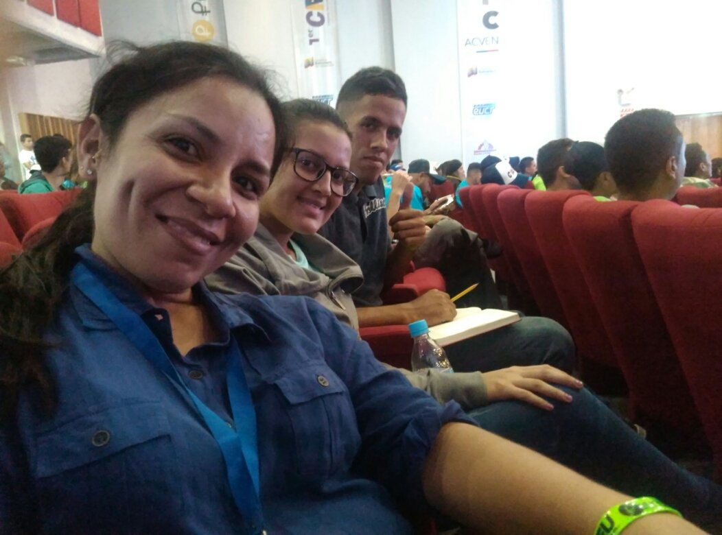 UnefaNagua's tweet photo. Felicitaciones a nuestros estudiantes por la motivación y participación en el 1er Congreso Nacional de Estudiantes Universitarios sobre "El Petro y la economía digital" @decanonagua @Ext_Isabelica @Ext_Bejuma @extension_guaca @NPtoCabello @hazenstaub https://t.co/xp9Gl0EqBV