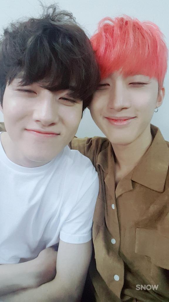 PentagonIND's tweet photo. [Fancafe] 180327 #HUI 

#YEOONEandOnlyDay
#가자창구생일축하하러입니다 #PENTAGON #펜타곤 https://t.co/SKIwMYNum9