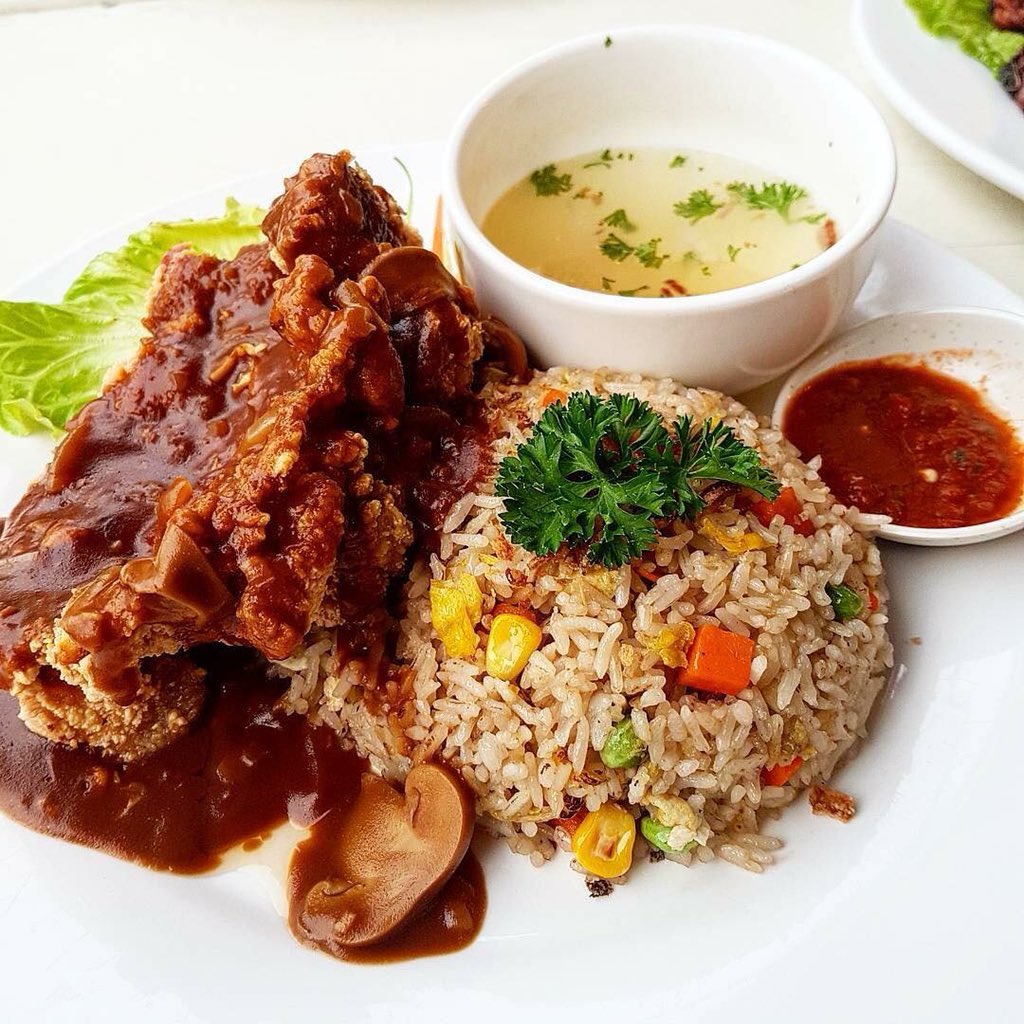 ayuhtravel's tweet photo. Makanan memang terbaik!😀👍

🚩Thoyyib Cafe, Jalan BBN 1/2e, Putra Point, Nilai, Negeri Sembilan (Landmark : Sebaris Bank islam Nilai)

FB: https://t.co/SxTRICbEOw

#AyuhTravel https://t.co/3BDx53raWI