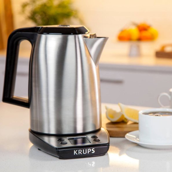 KrupsCanada's tweet photo. Make the perfect cup of tea with our KRUPS Electronic Kettle featuring 7 temperature settings. Lift it off its 360-degree rotational power base for an easy, cord-free pour.💁 #KRUPS #DelightInTheDetails  https://t.co/qq4oi1GfDk https://t.co/snrrTNeEaD