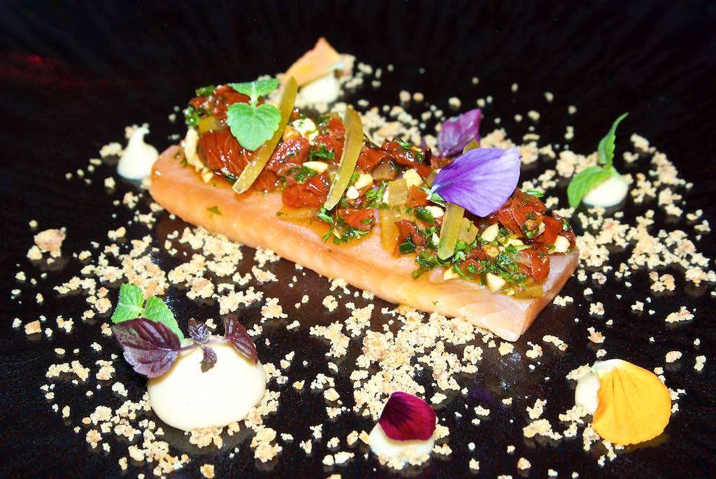 WeiSclou's tweet photo. Visiting @GeneveTourisme?
Enjoy the comfort and convenience of Manotel's Hotel Royal, only steps from the main train station in downtown Geneva, and experience awesome dining in its L'Aparte Restaurant!
Read: https://t.co/QobVXDknV7 https://t.co/2mUSWCmVNB