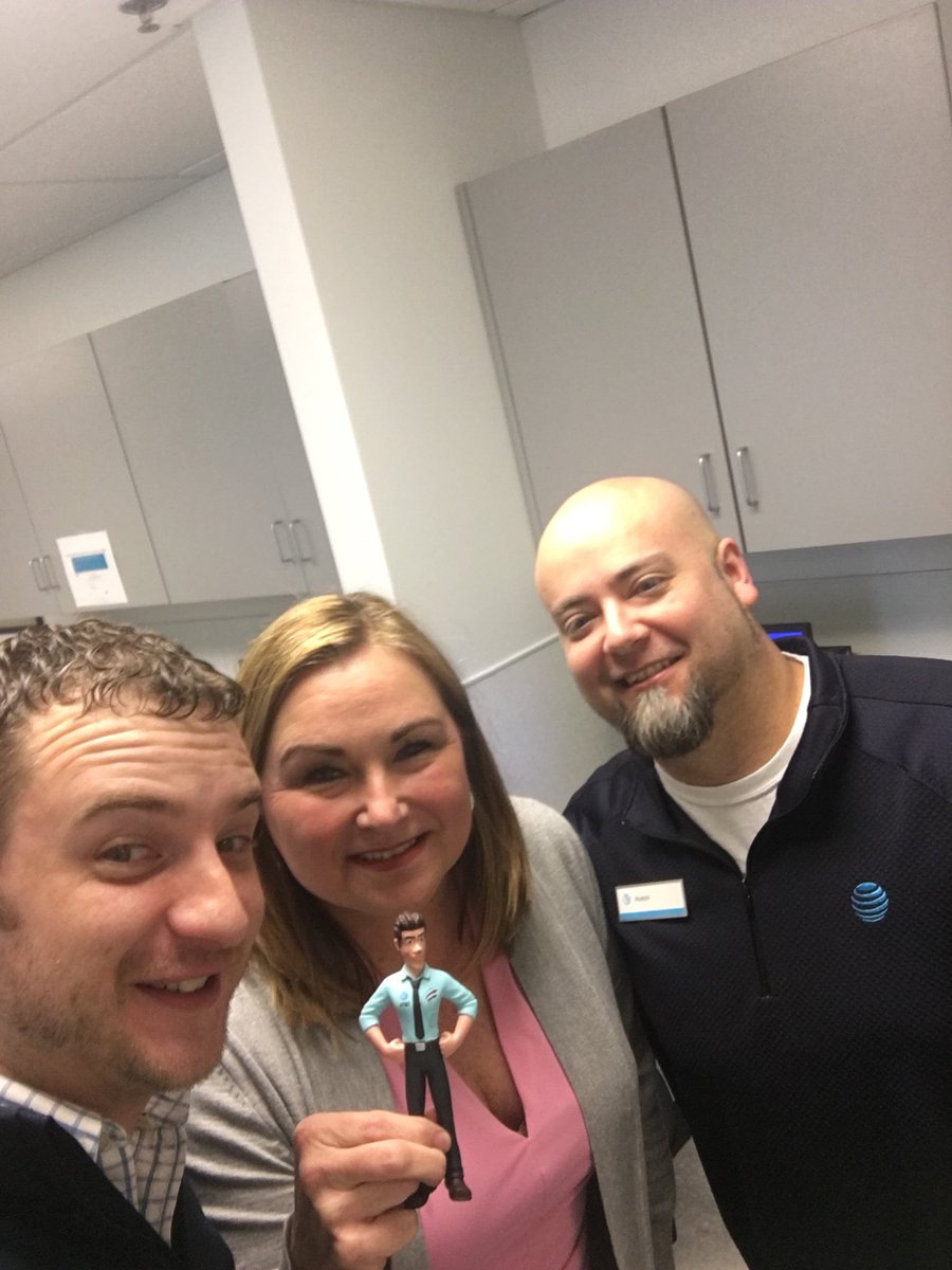 cheralhunter2's tweet image. Working at the Liberty store with Steven Hutch and Kris Koenig on a Fleet Complete opportunity!! They are starting off with 3 points on the board for BBQ Contest!! #bizroleplays  @Team_LibertyMO @jc1087 @THE1DMANN #MidStateProud