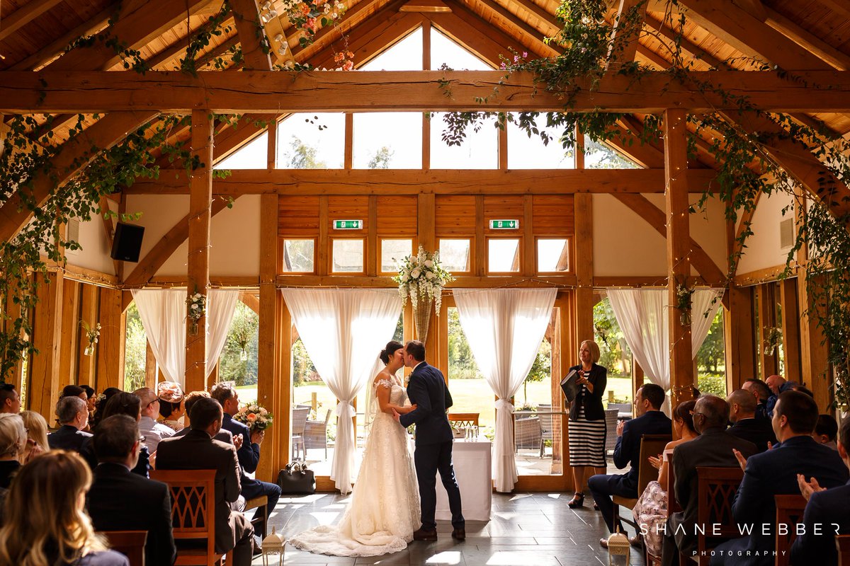 Beautiful ceremony space at <a href="/oaktreeofpeover/">Oak Tree Of Peover</a>