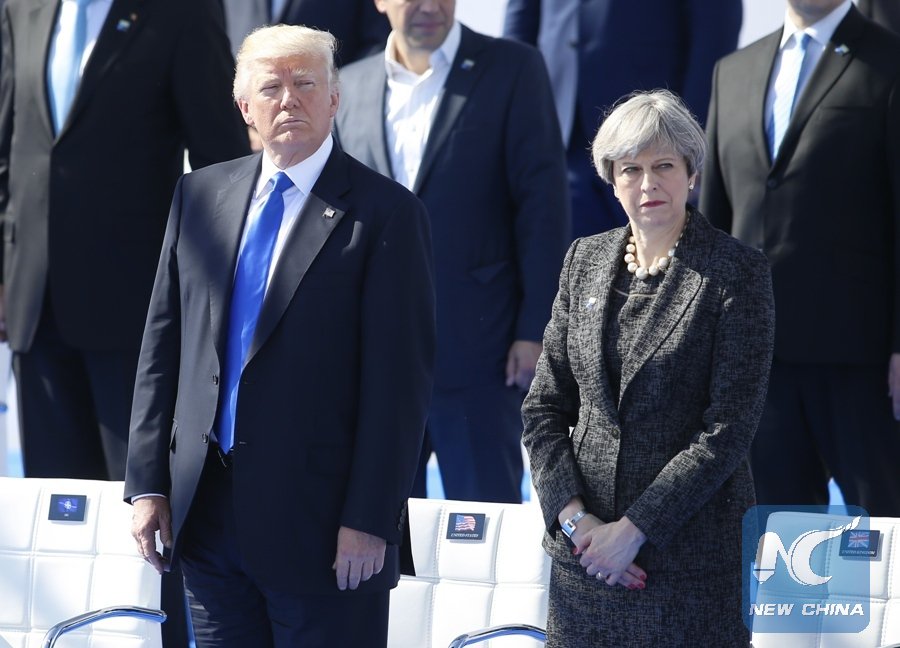 XHNews's tweet photo. U.S. to expel 60 Russians, close Seattle consulate over ex-spy poisoning.
Russia "strongly protests" the move, vowing to retaliate https://t.co/HnpiV2vdv1 https://t.co/Hr4x0OW4UH