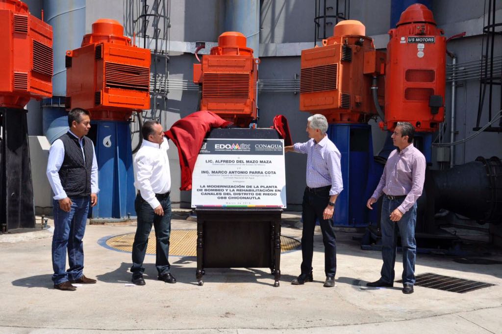alfredodelmazo's tweet photo. Con la rehabilitación de esta planta de bombeo en Chiconautla, @conagua_mx y @edomex apoyamos a producciones agrícolas de #Ecatepec, #Tecámac, #Tonanitla y #Nextlalpan, para que lleven agua a 2 mil hectáreas de cultivo para tener mejores cosechas e ingresos para sus familias. https://t.co/l0Jw78dhkc