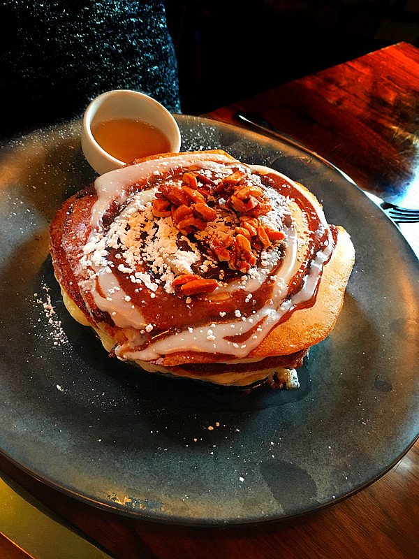 FreebiesUs_'s tweet image. Cinnamon Roll Pancakes @CatchNY 
@MeatpackingNY 
Location: 21 9th Avenue, NYC
Served american food, seafood, drinks and some fusion cuisine
#pancakes #foodporn #nycrestaurant #catchnyc #meatpacking #meatpackingnyc #brunch #brunchtime #nycfood #eatingnyc #foodnews #lovepancakes